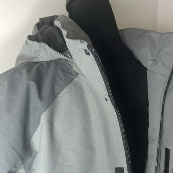 New Era Pinstripe Bowl Yankee Stadium Gray down Jacket Mens Size Small - Picture 3 of 15